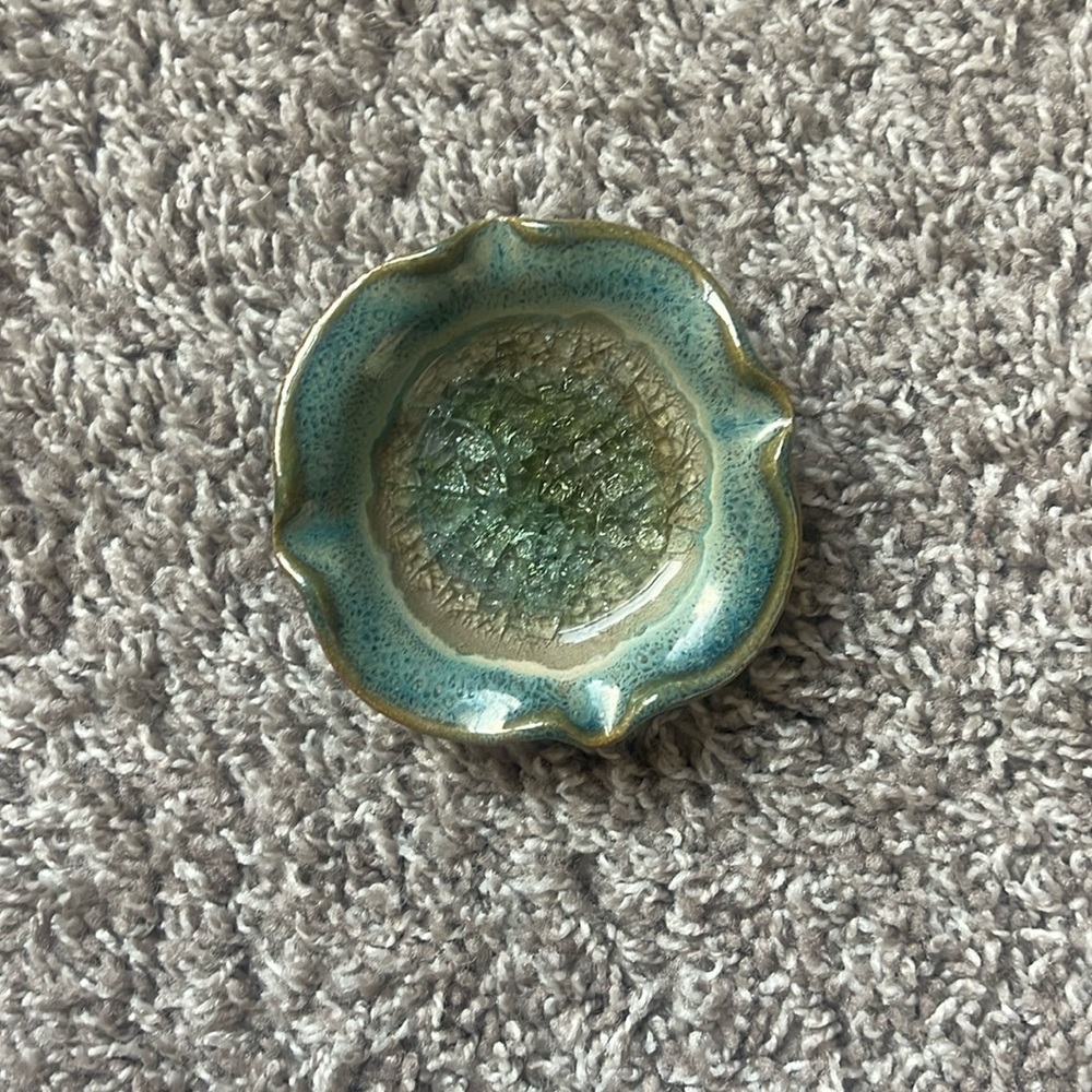 Geode rock small dish bowl🪨💙💚